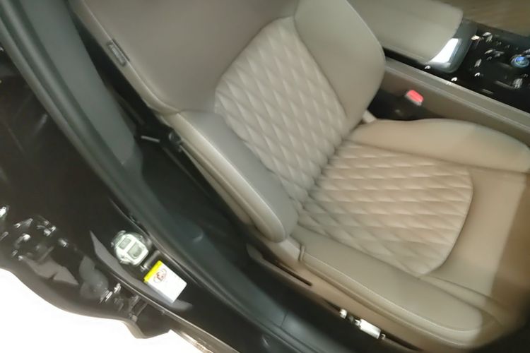 BYD Han 2023 car image #24