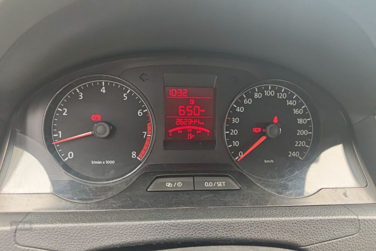 Volkswagen Santana 2015 car image #13