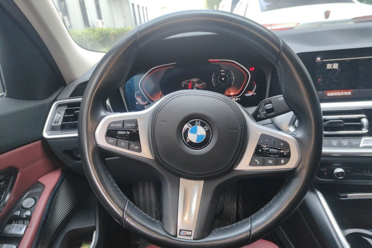 BMW 3 Series 2022 car image #12
