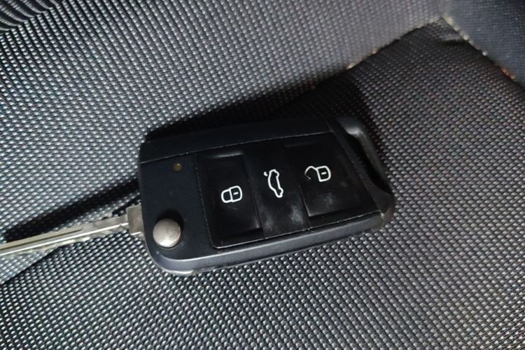 Volkswagen Polo 2020 car image #9