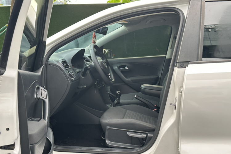 Volkswagen Polo 2016 #17 Volkswagen Polo 2016 car image #17