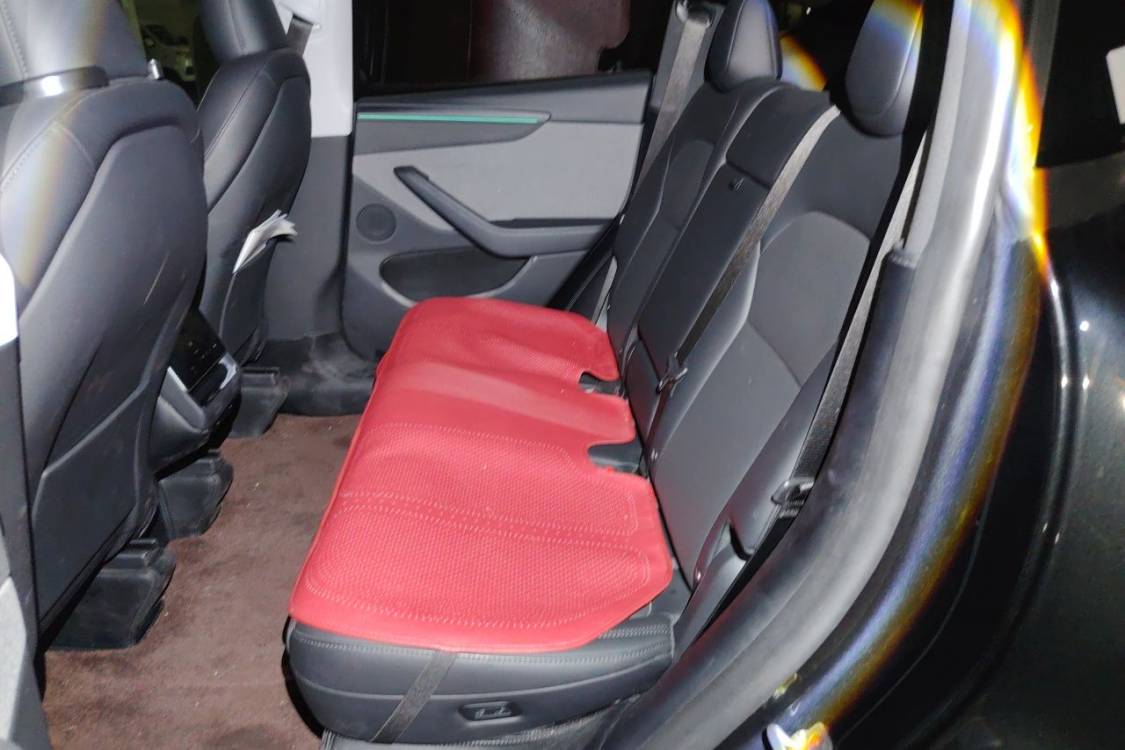 Tesla Model Y 2025 #19 Tesla Model Y 2025 immagine di auto #19