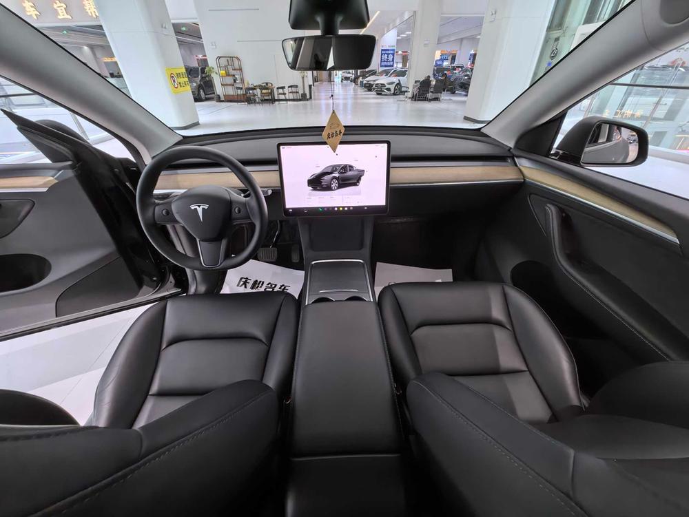 Tesla Model Y 2022 #23 Tesla Model Y 2022 car image #23