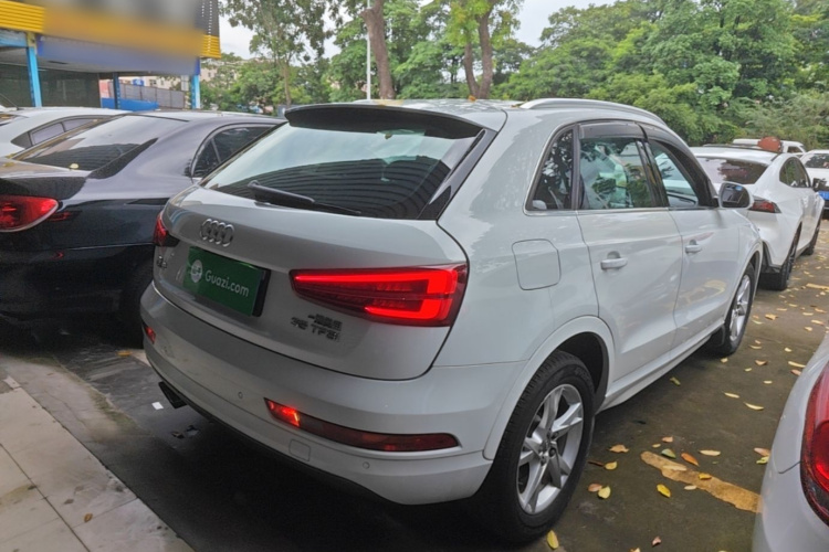 Audi Q3 2017 car image #7