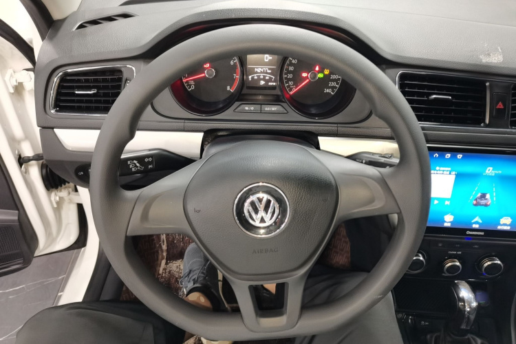 Volkswagen Lavida 2018 car image #11