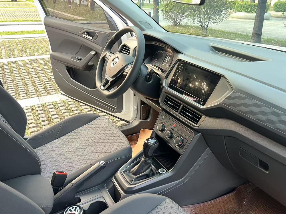 Volkswagen T-Cross 2020 #11 Volkswagen T-Cross 2020 car image #11