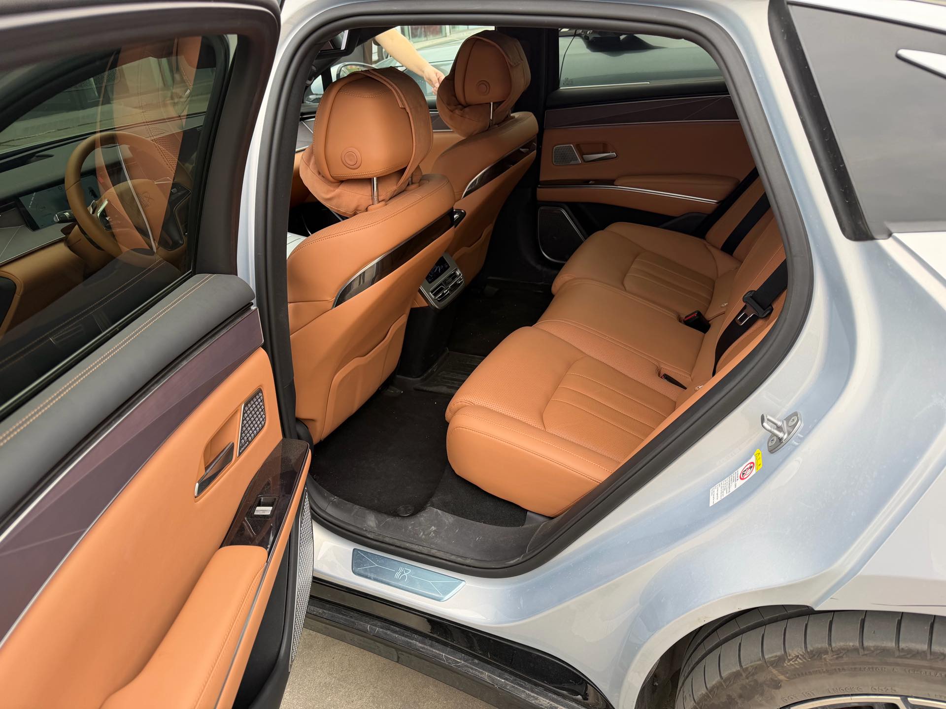 BYD HanL 2025 car image #3