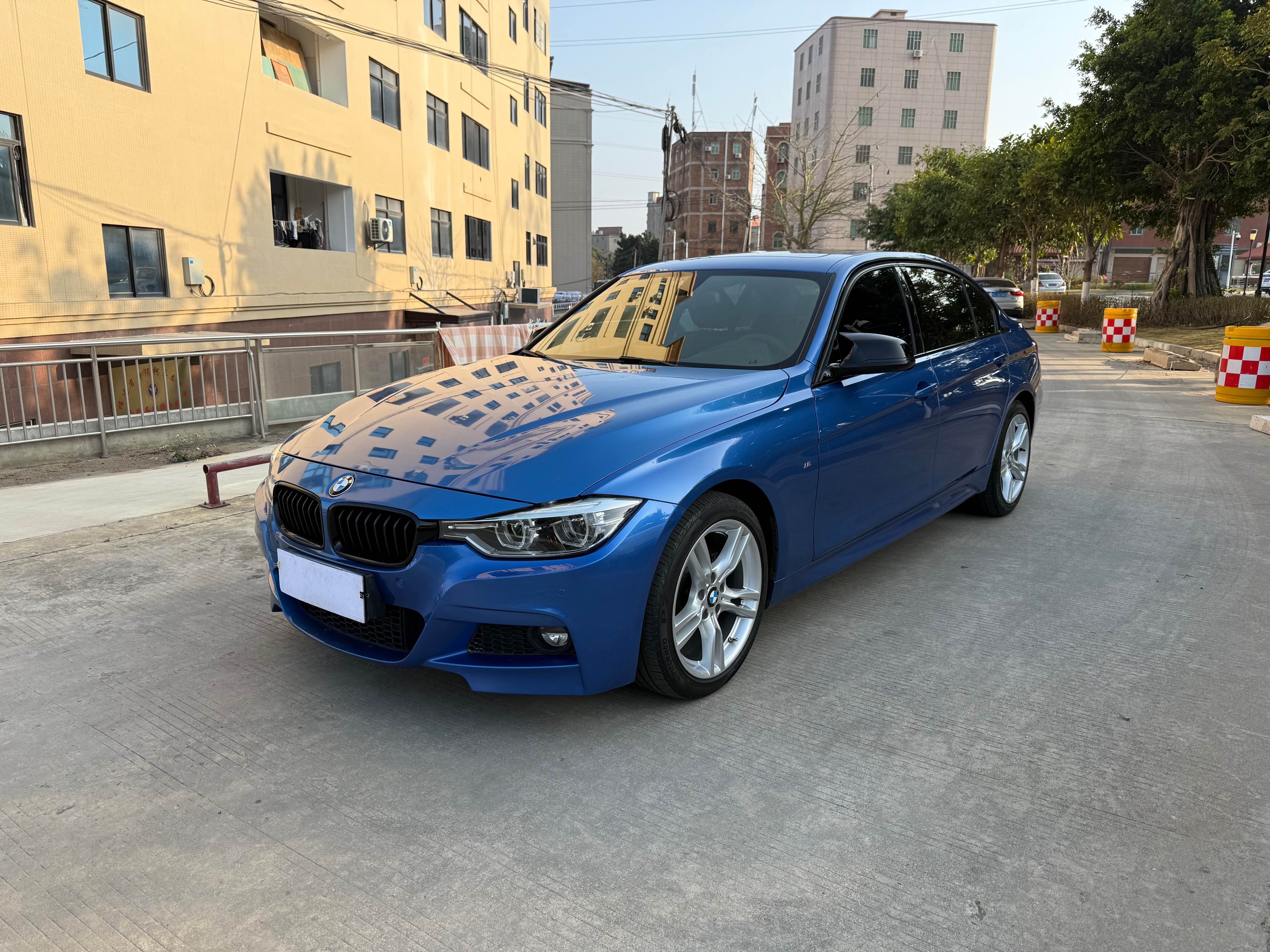BMW 3 Series 2018 car image #2