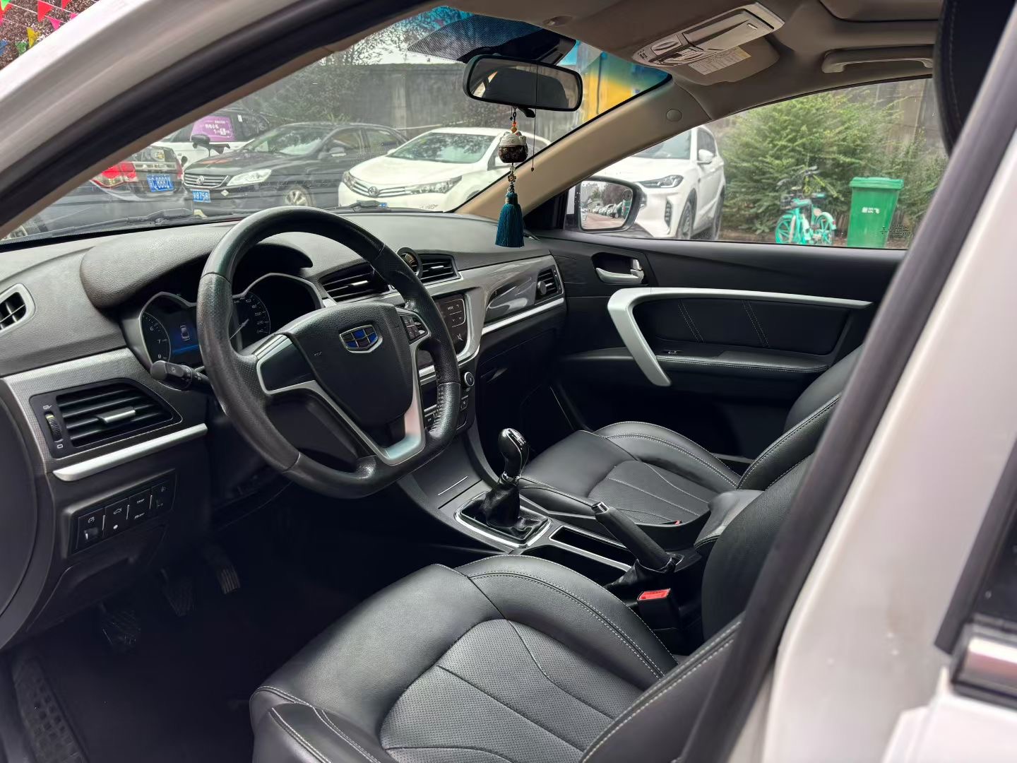 GEELY Emgrand 2018 car image #3