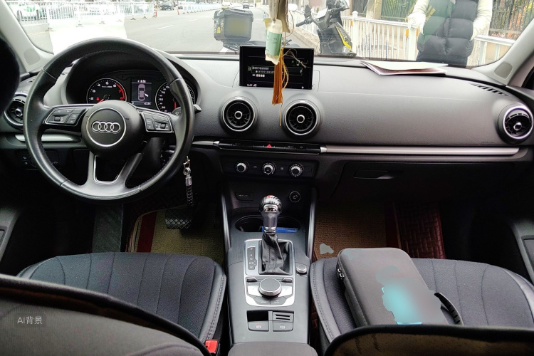Audi A3 2018 immagine di auto #11