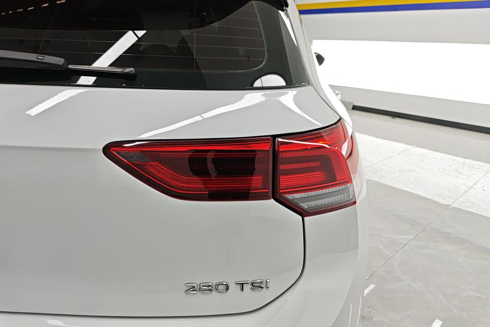 Volkswagen Golf 2024 car image #5