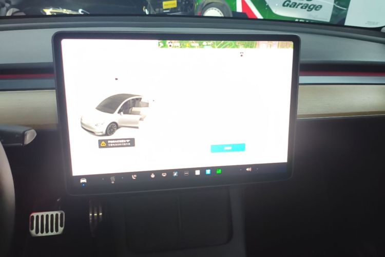 Tesla Model Y 2021 #13 Tesla Model Y 2021 car image #13