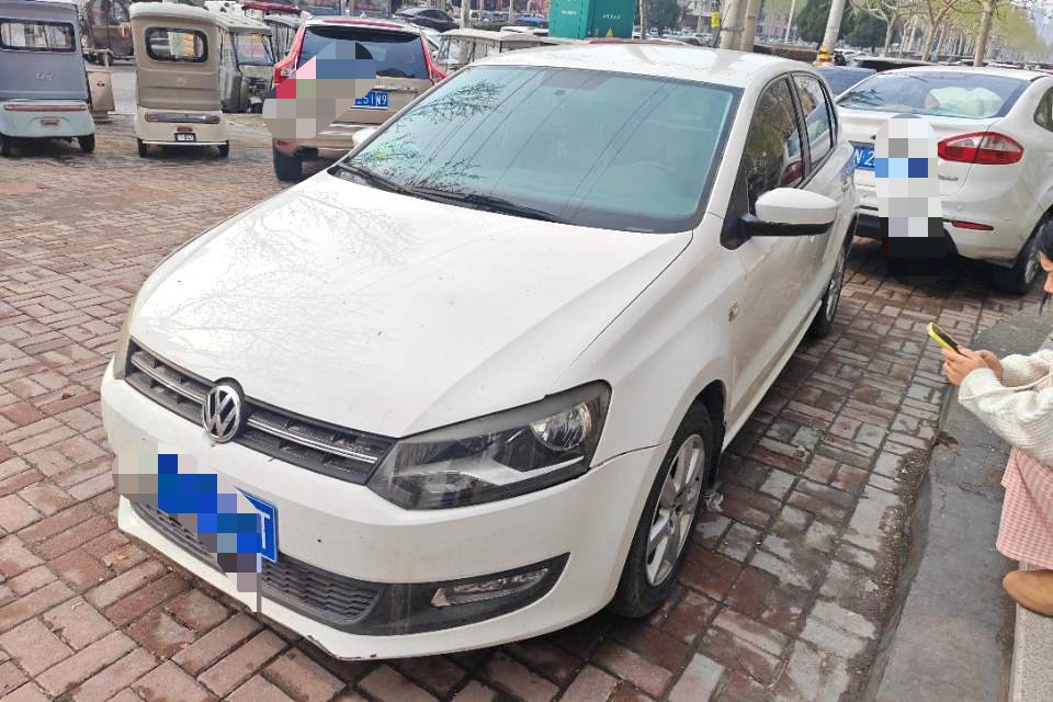 Volkswagen Polo 2014 Volkswagen Polo 2014 car image