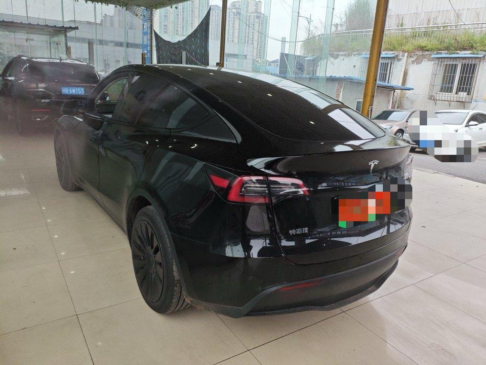 Tesla Model Y 2024 #4 Tesla Model Y 2024 صورة سيارة #4