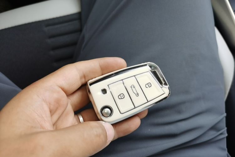 Volkswagen Polo 2023 car image #9
