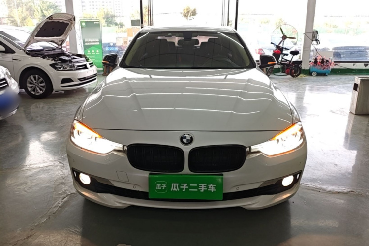 BMW 3 Series 2018 #3 BMW 3 Series 2018 car image #3