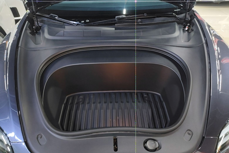Tesla Model 3 2024 car image #22