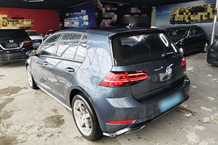 Volkswagen Golf 2020 car image #5