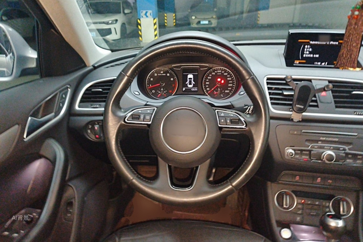 Audi Q3 2019 immagine di auto #12