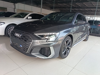 Audi A3 2024 immagine di auto 