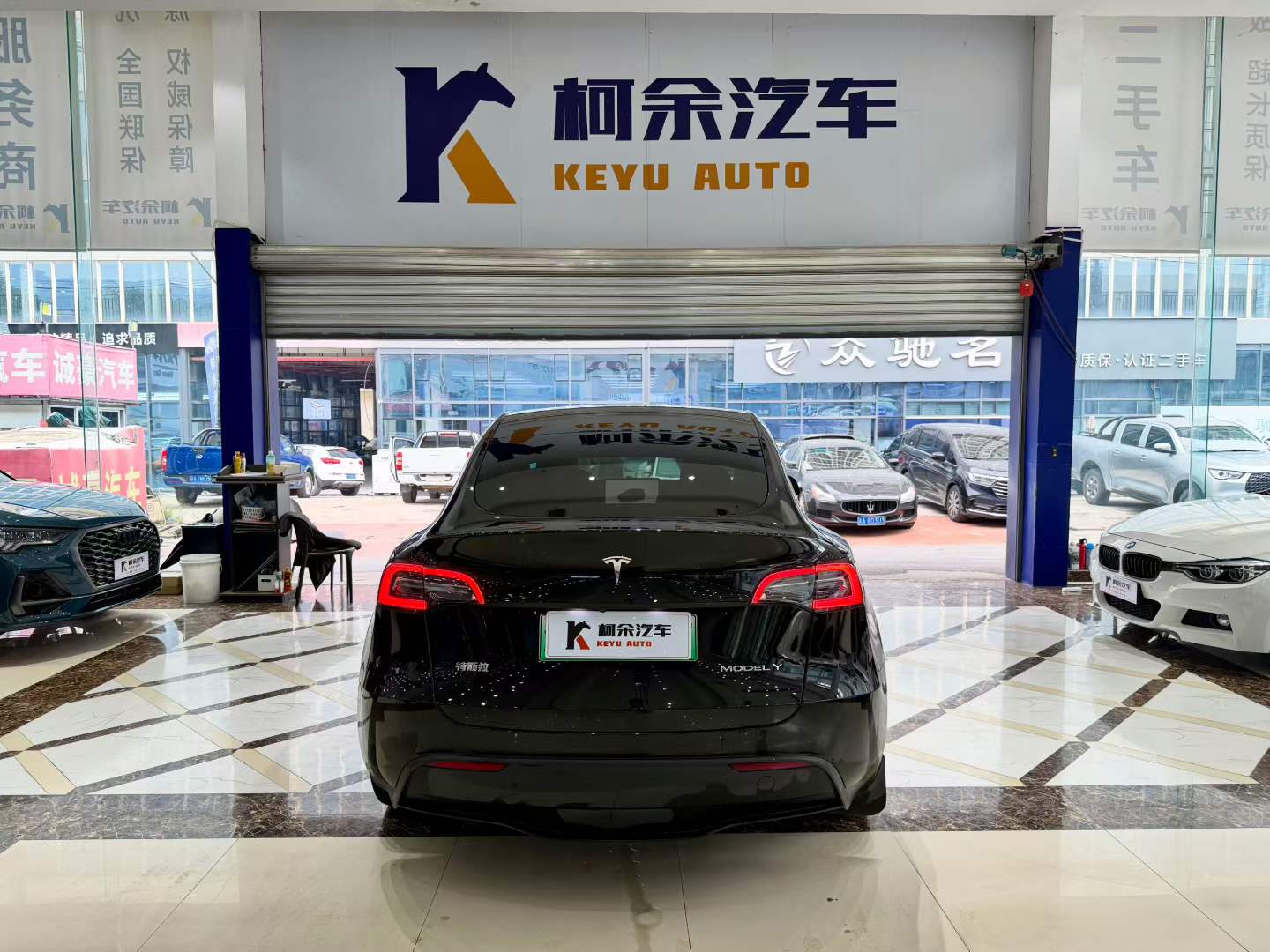 Tesla Model Y 2023 #7 Tesla Model Y 2023 صورة سيارة #7
