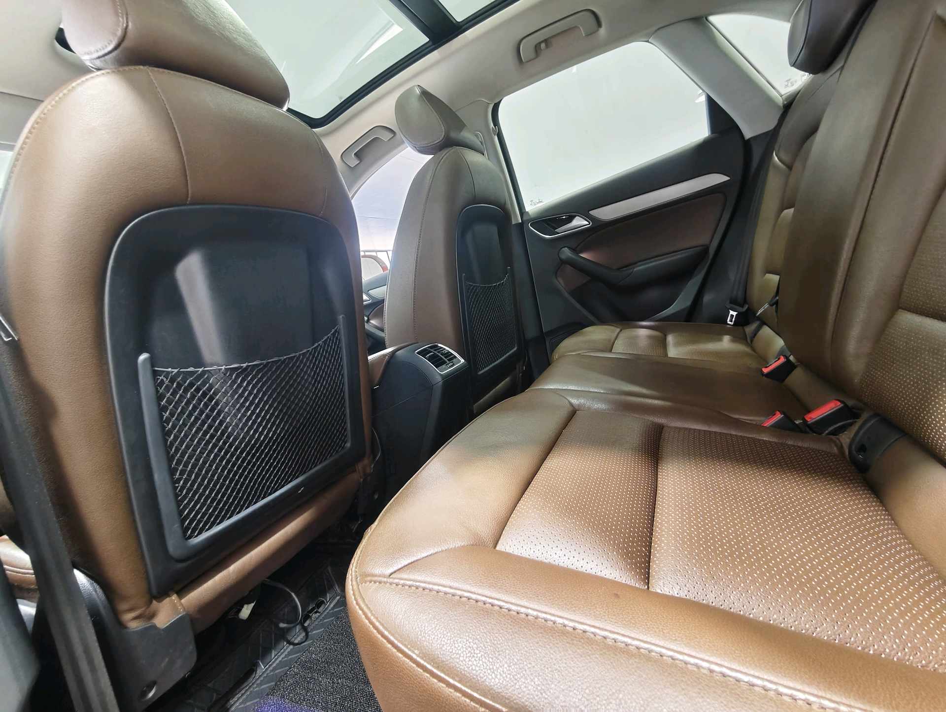Audi Q3 2016 car image #5
