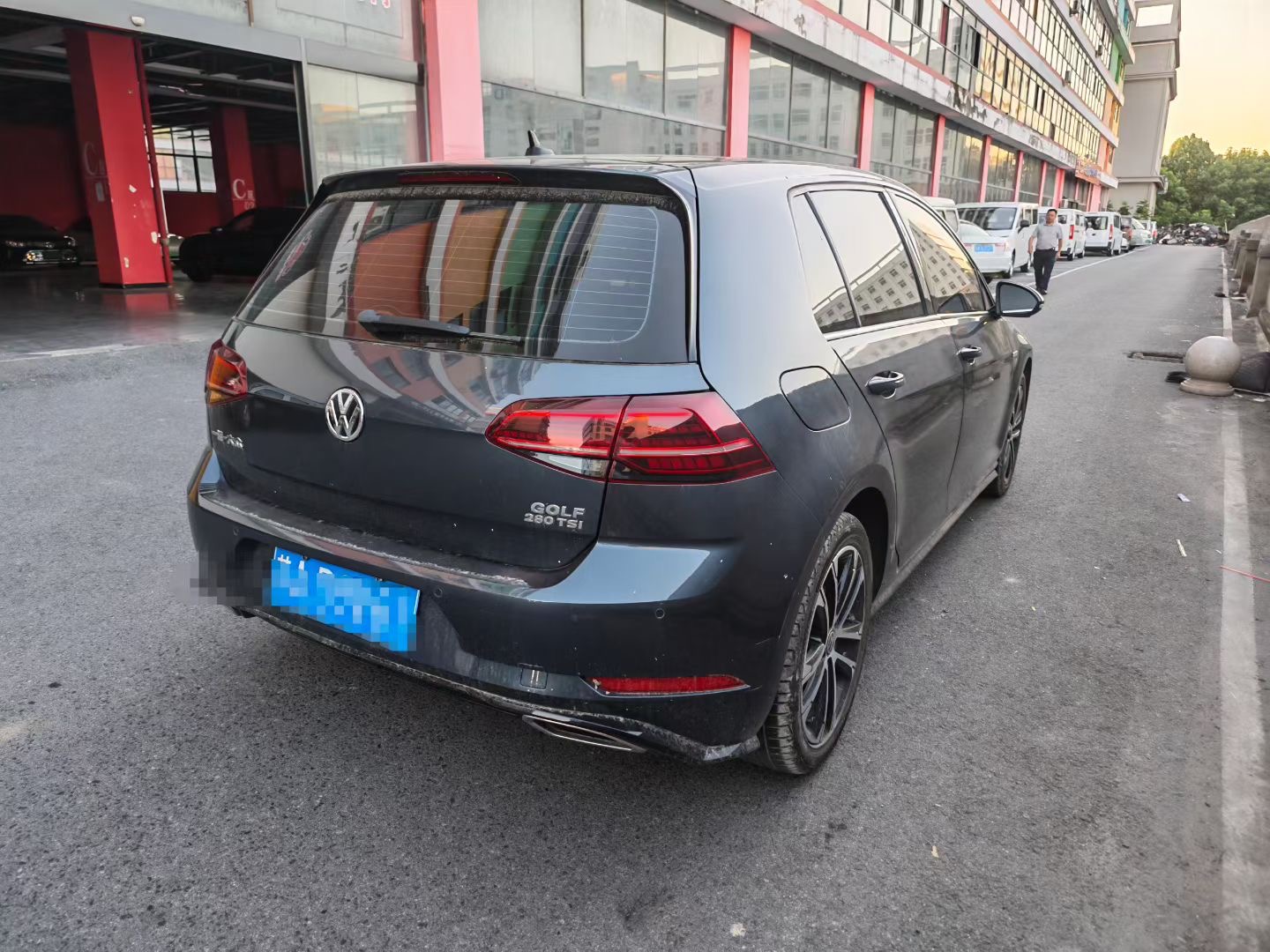 Volkswagen Golf 2020 car image #9