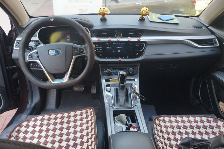 GEELY Emgrand 2018 car image #11