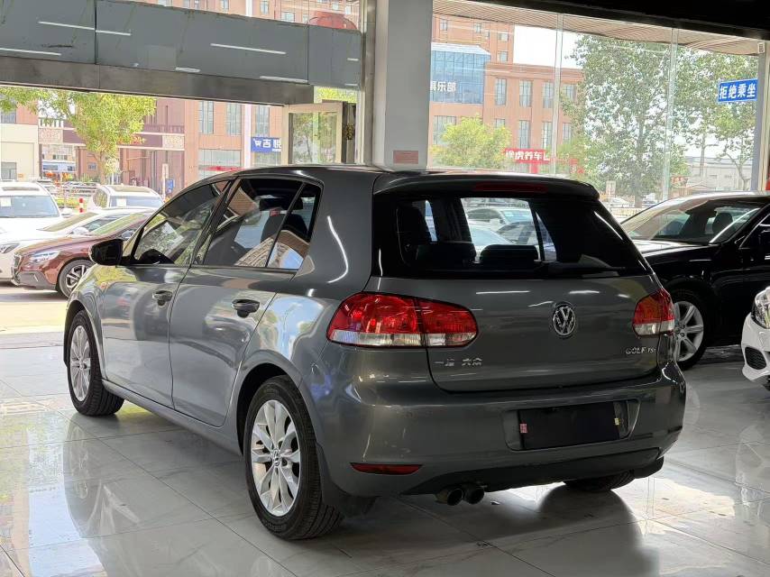 Volkswagen Golf 2012 car image #8
