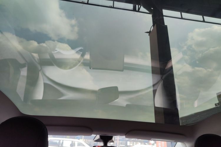 Tesla Model Y 2022 #20 Tesla Model Y 2022 car image #20