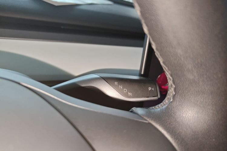 Tesla Model Y 2022 immagine di auto #14