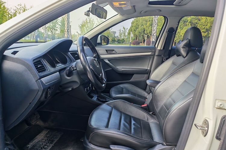 Volkswagen Lavida 2017 car image #11