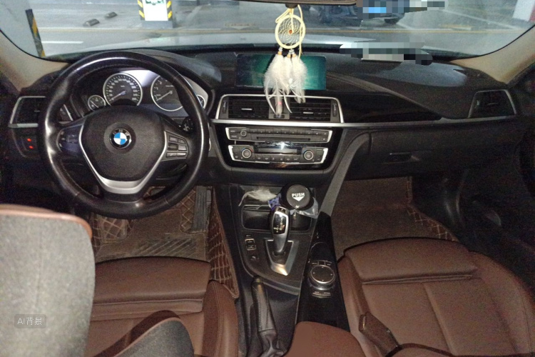 BMW 3 Series 2018 car image #11