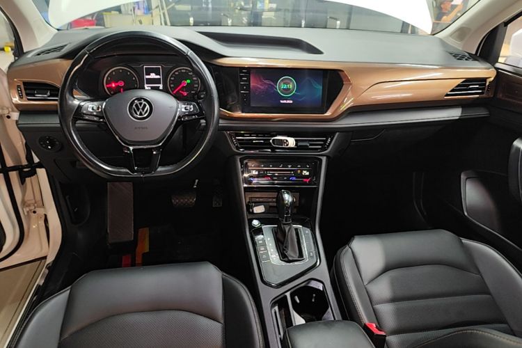 Volkswagen Tharu 2021 car image #13