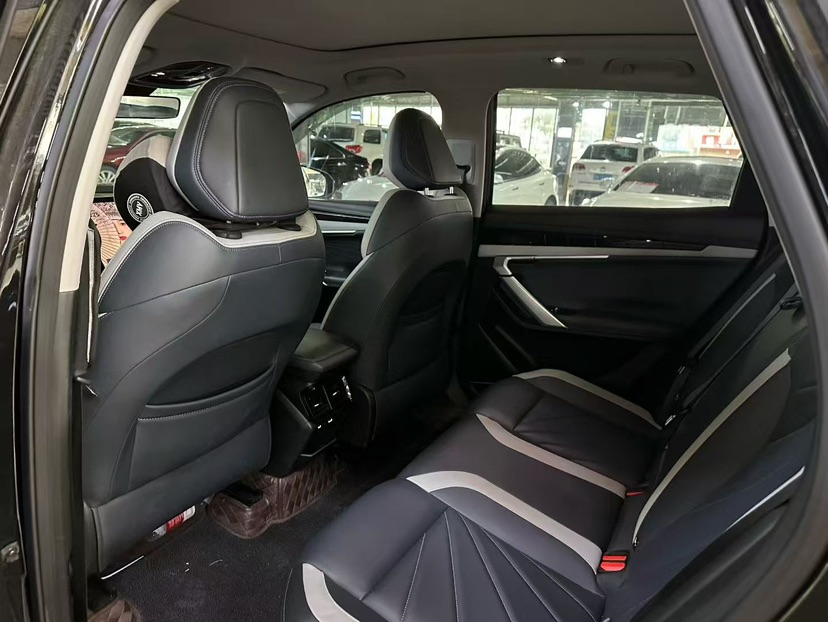 GEELY Boyue L 2023 car image #4