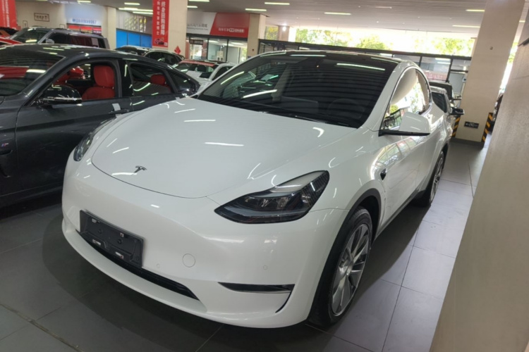 Tesla Model Y 2022 #2 Tesla Model Y 2022 car image #2