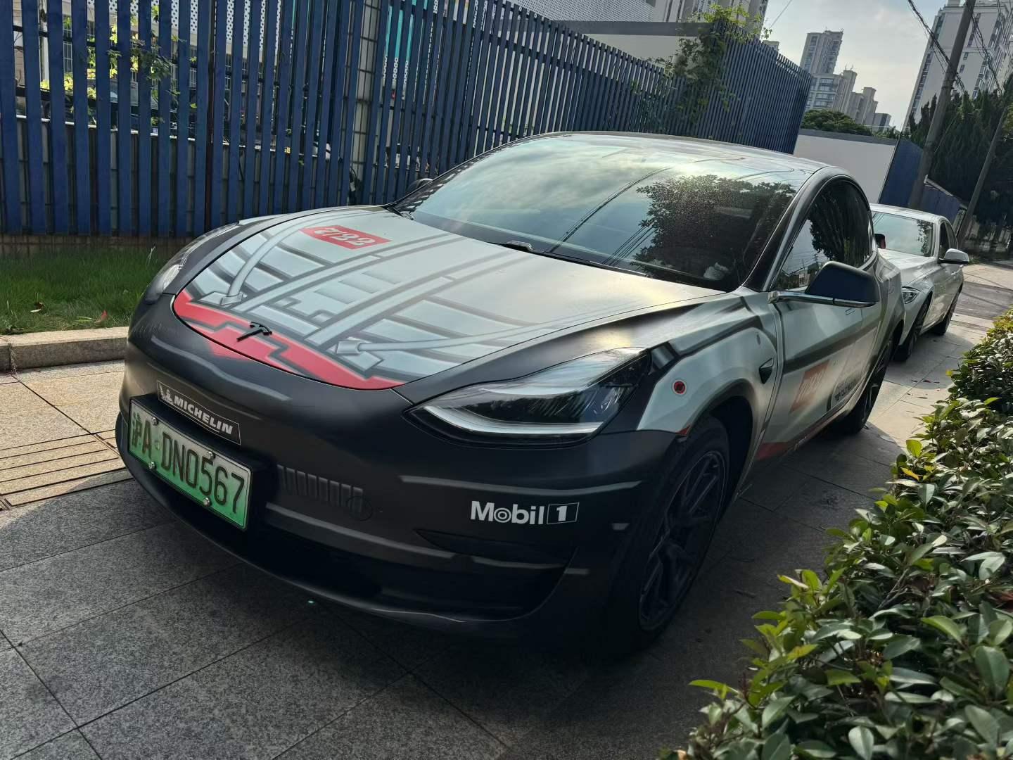 Tesla Model 3 2020 car image #2