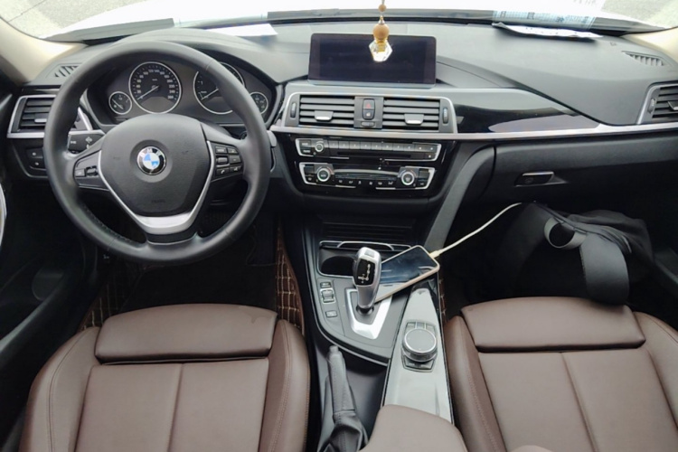 BMW 3 Series 2019 #10 BMW 3 Series 2019 car image #10