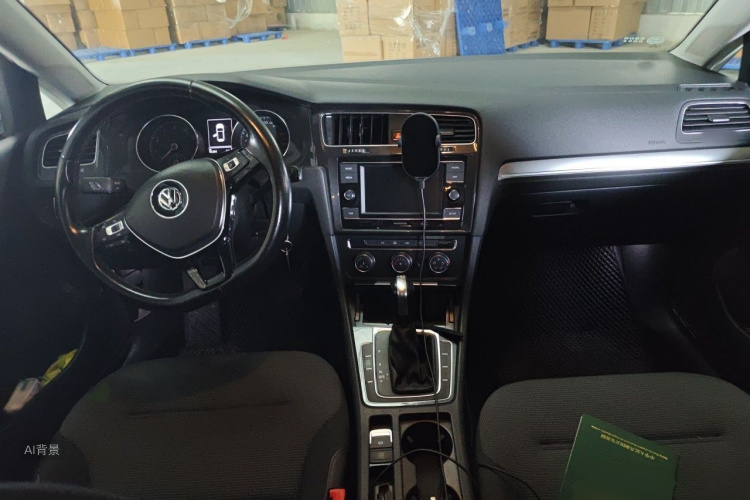 Volkswagen Golf 2018 car image #11