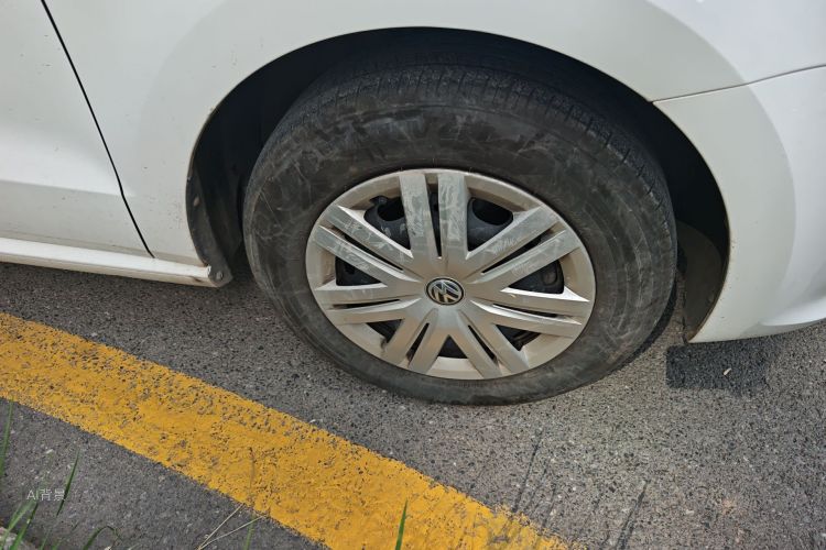 Volkswagen Polo 2016 car image #9