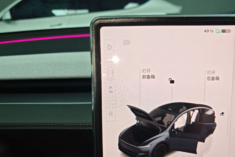 Tesla Model Y 2025 #18 Tesla Model Y 2025 صورة سيارة #18