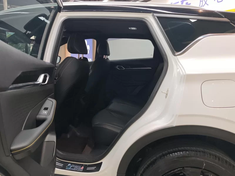 GEELY Coolray 2025 car image #19