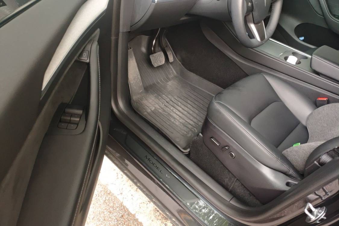 Tesla Model Y 2024 #25 Tesla Model Y 2024 car image #25