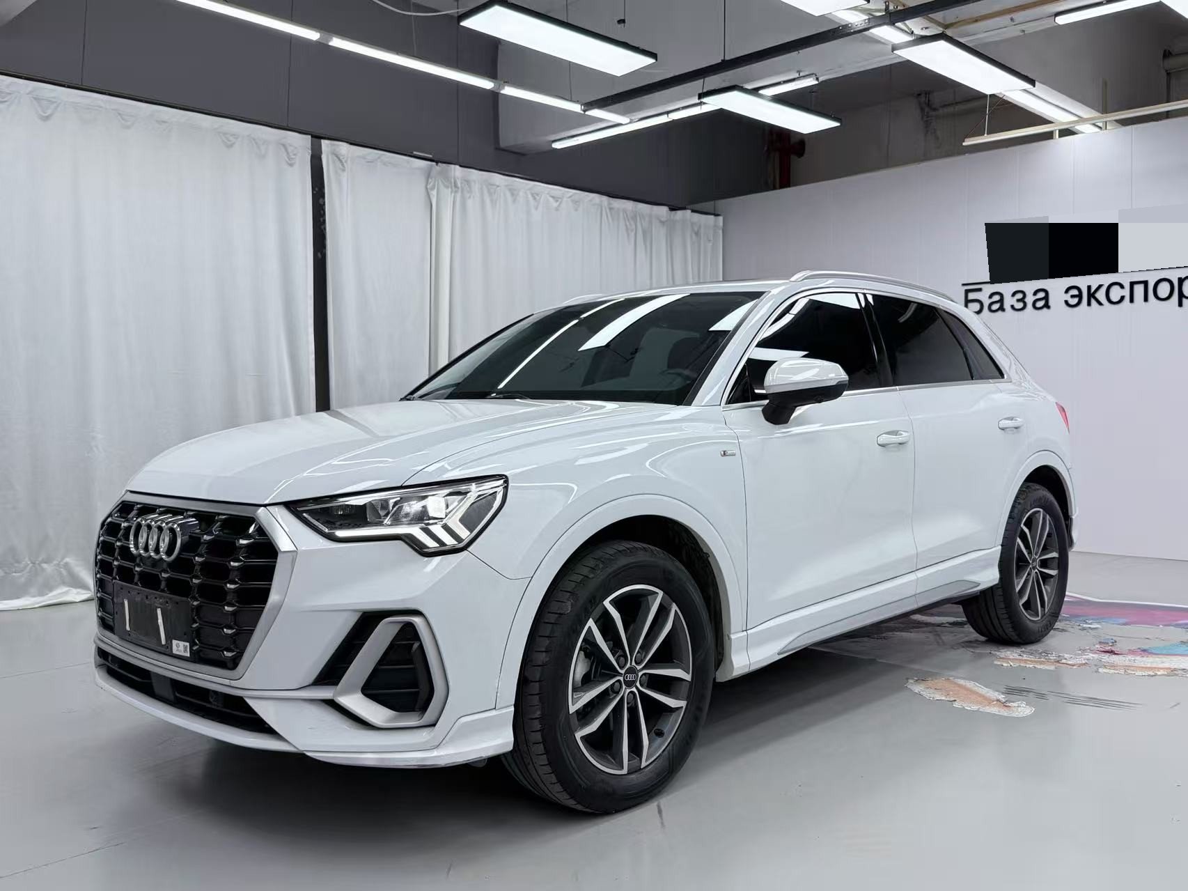 2021 immagine di auto 