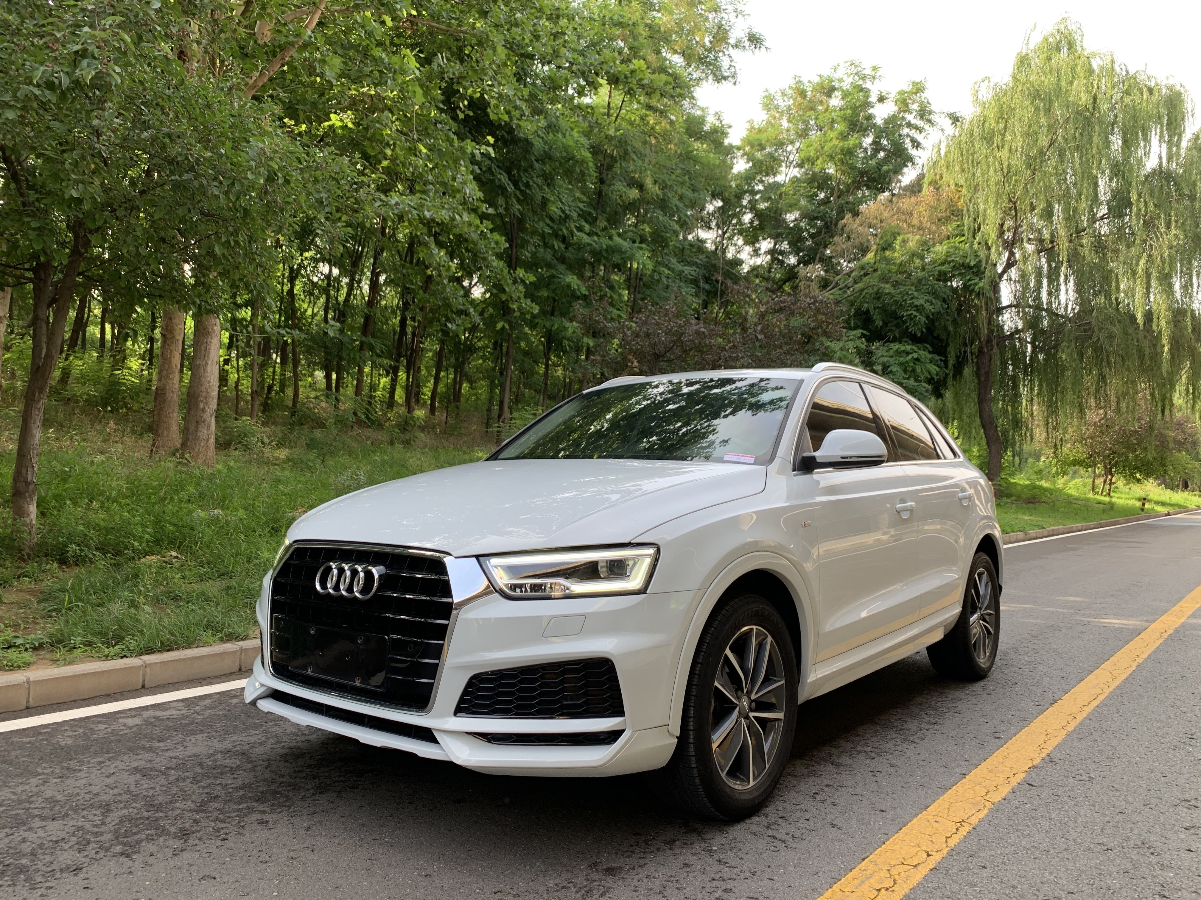 2019 immagine di auto #2