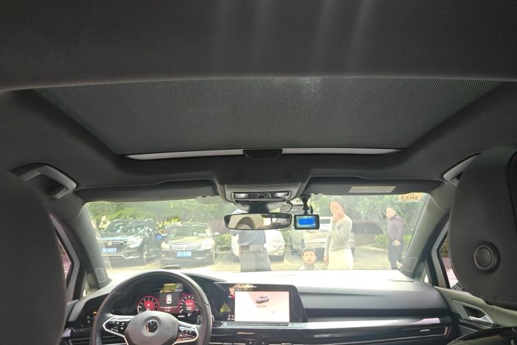 Volkswagen Golf 2021 car image #16