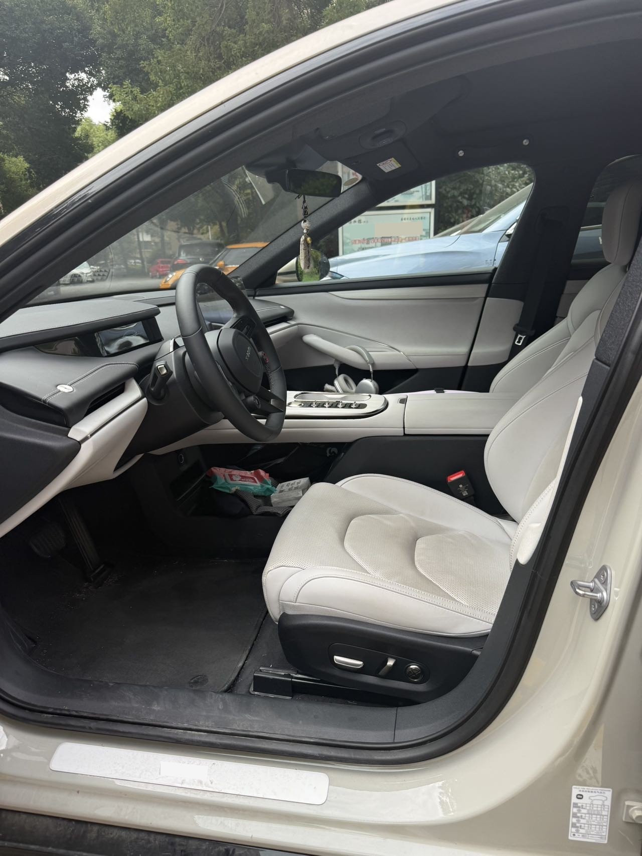 MI SU7 2025 car image #2