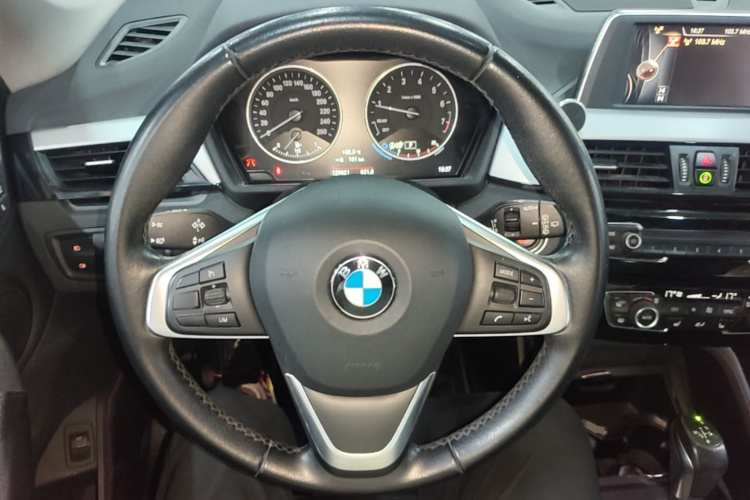 BMW X1 2017 #11 BMW X1 2017 immagine di auto #11