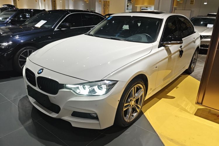 BMW 3 Series 2019 car image #2