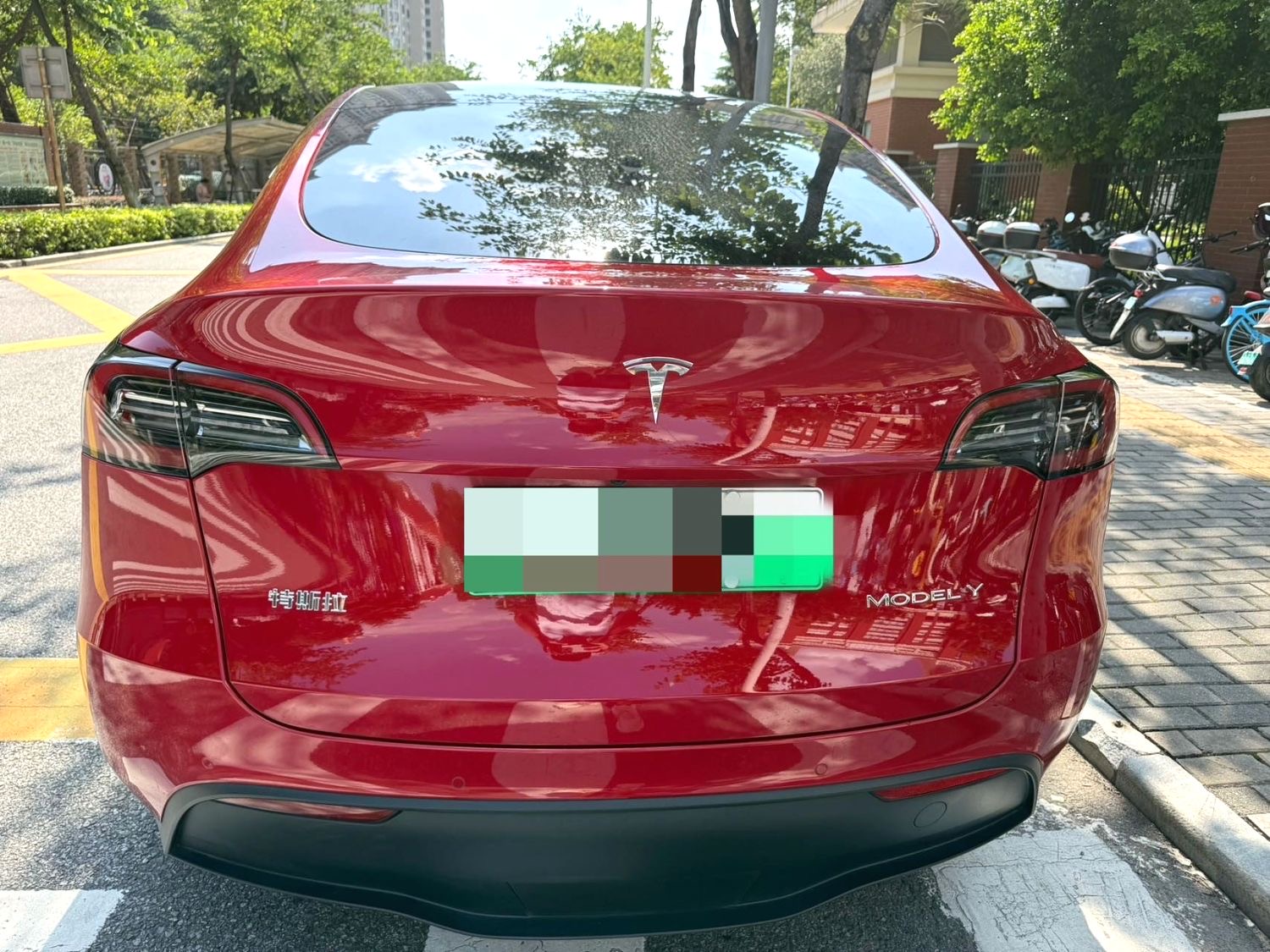 Tesla Model Y 2023 #4 Tesla Model Y 2023 car image #4